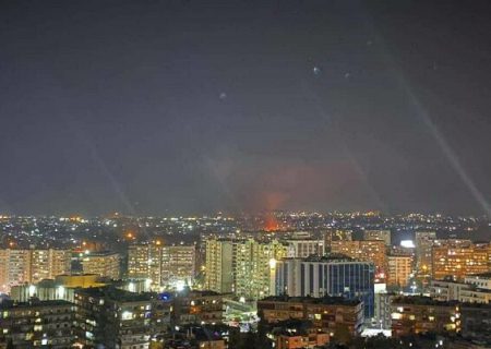 مقابله پدافند هوایی سوریه با تجاوز رژیم صهیونیستی در حمص