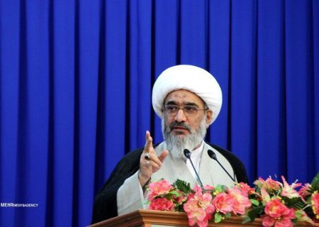 امام جمعه بوشهر: وزارت نفت باید پاسخگوی عملکرد خود در استان بوشهر باشد