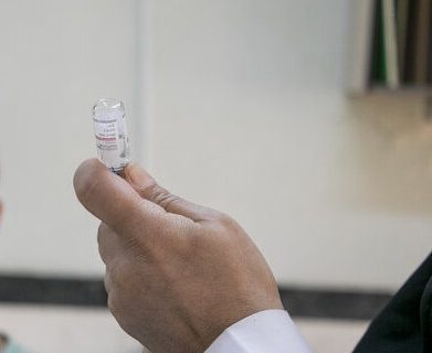 سرپرست دانشگاه علوم پزشکی بوشهر: میزان تزریق دوز سوم واکسن کرونا در استان بوشهر پائین است