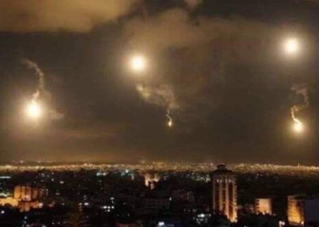 مقابله پدافند هوایی ارتش سوریه با حمله موشکی اسرائیل به حومه دمشق