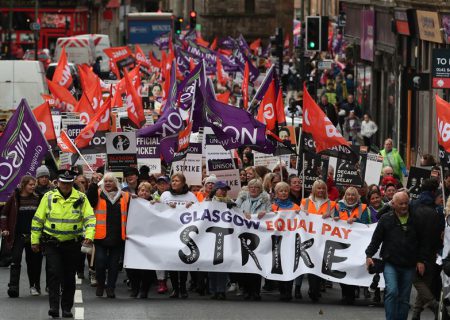 چرا انگلیس این روزها صحنه اعتراضات و اعتصابات است؟
